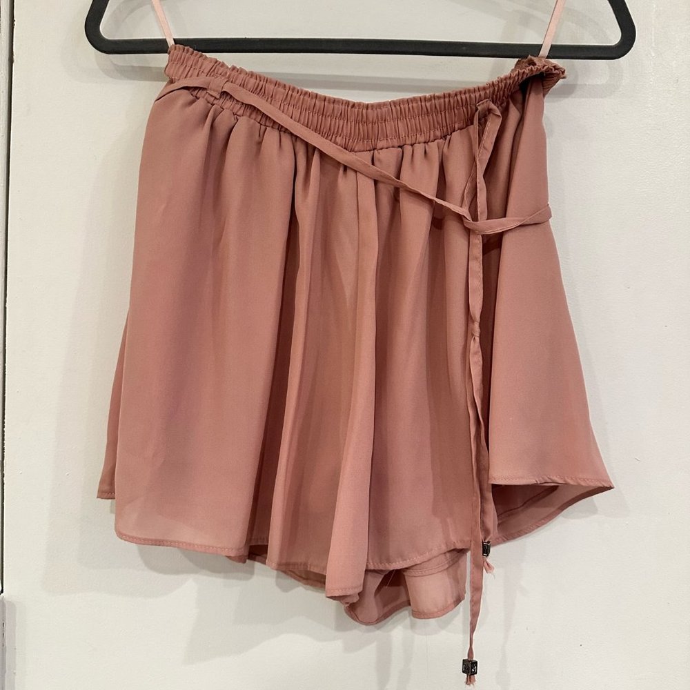 She + Sky Linen Shorts [Size M]